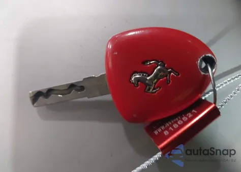 2010 Ferrari California z USA, uszkodzony, nr VIN ZFF65LJA7A0176101